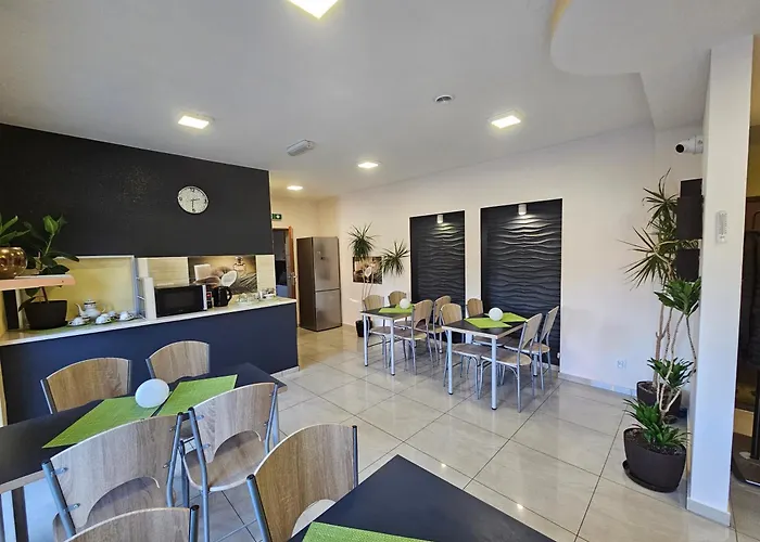 Sj - Bezkontaktowe Zameldowanie 汽车旅馆 *